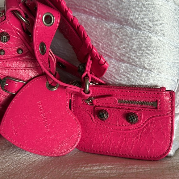 ❌SOLD❌Balenciaga Le Cagole XS Pink Crinkled Leather Two Way Bag - Picture 6 of 14